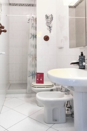 Bathroom - Green Terrace Santa Margherita by Wonderful Italy (Santa Margherita Ligure)