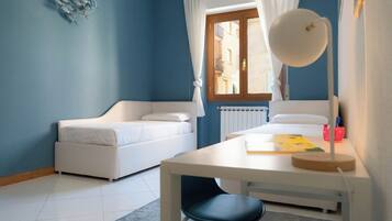 Iron/ironing board, free WiFi
