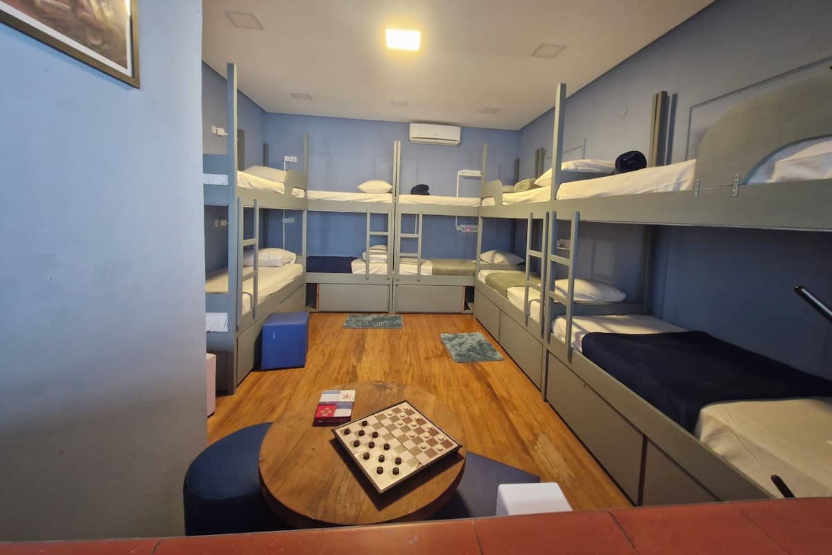 Dormitorio compartido económico, dormitorio mixto, planta baja | Escritorio y wifi gratis 