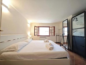 1 bedroom, WiFi, bed sheets - Hostdomus - The Water Lily Apartment (Alassio)