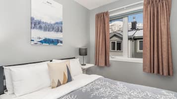 Desk, iron/ironing board, free WiFi, bed sheets