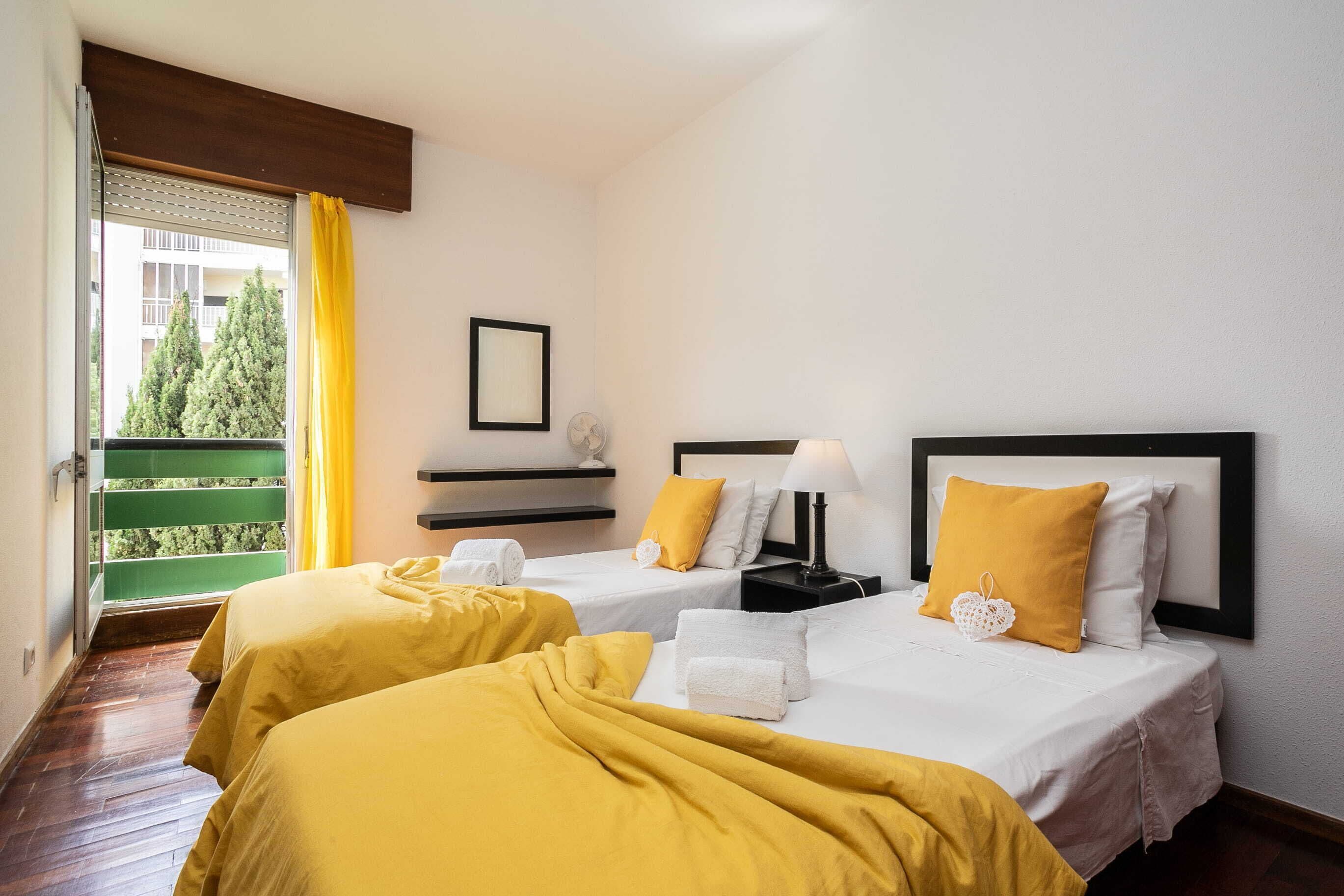 Apartamento, sacada, vista para a piscina | Wi-Fi de cortesia
