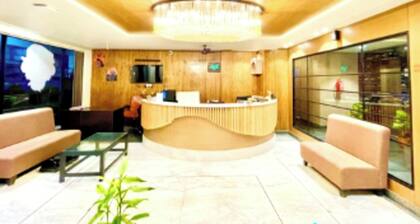Hotel Royal Beach Palace -near Sea Beach