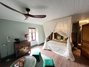 Blackout drapes, iron/ironing board, free WiFi - Piece of Pai (Saint-Jean-d'Hermine)