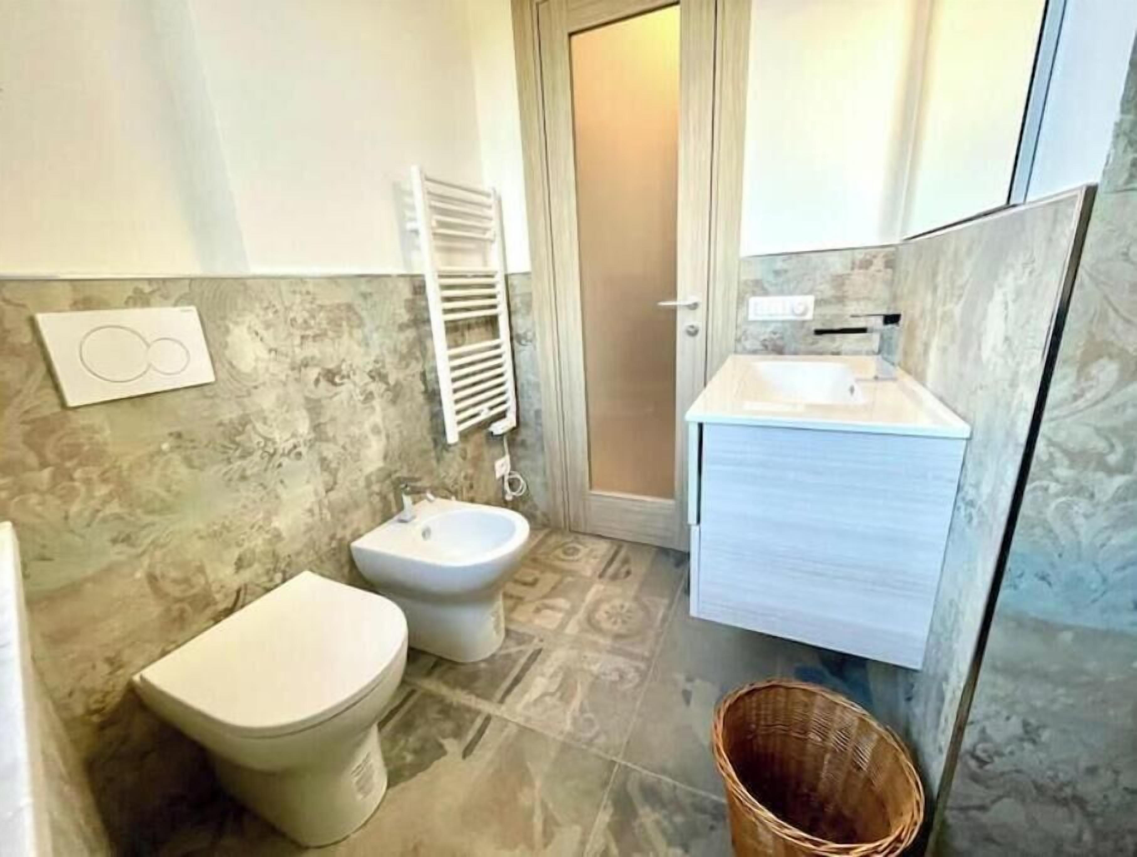 Dusche, Bidet