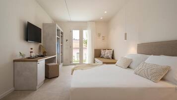 In-room safe, blackout curtains, soundproofing, free WiFi