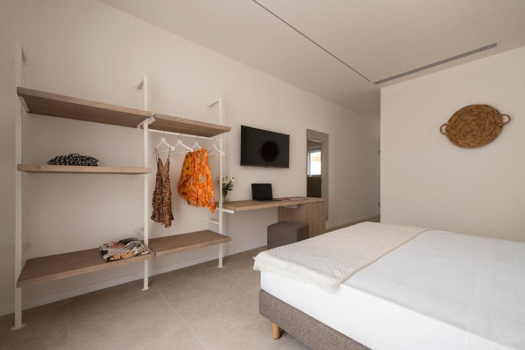 In-room safe, blackout drapes, soundproofing, free WiFi