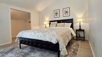 Iron/ironing board, free WiFi, bed sheets