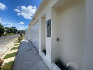 Exterior detail - 3-bedroom Villa Close to everithing in Quepos - Villa Libélula (Quepos)
