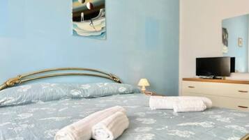 2 bedrooms, WiFi, bed sheets