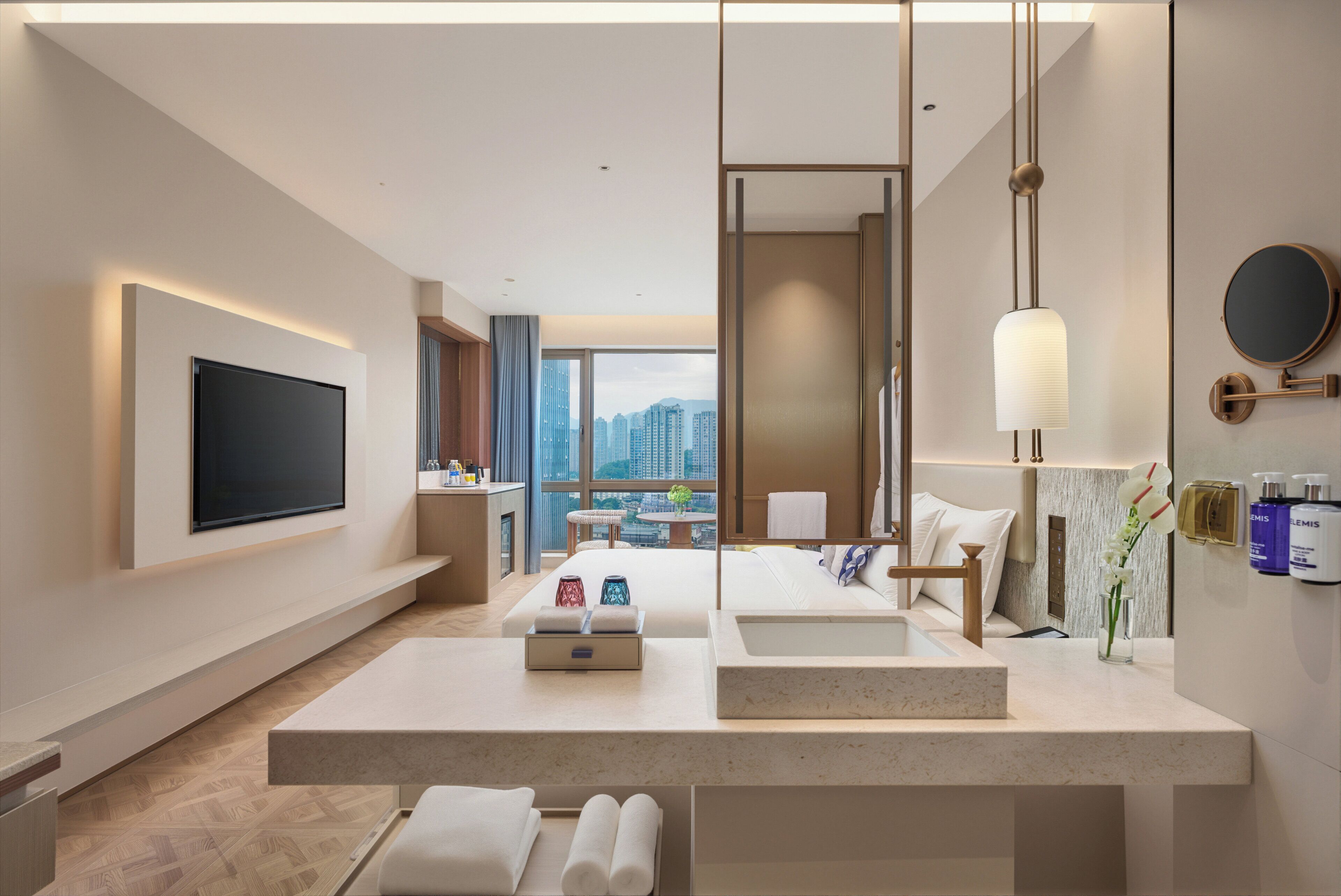 Standard Room, 1 King Bed | Bathroom