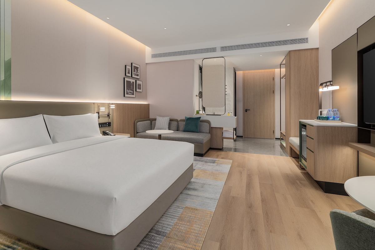 Premium Room, 1 King Bed