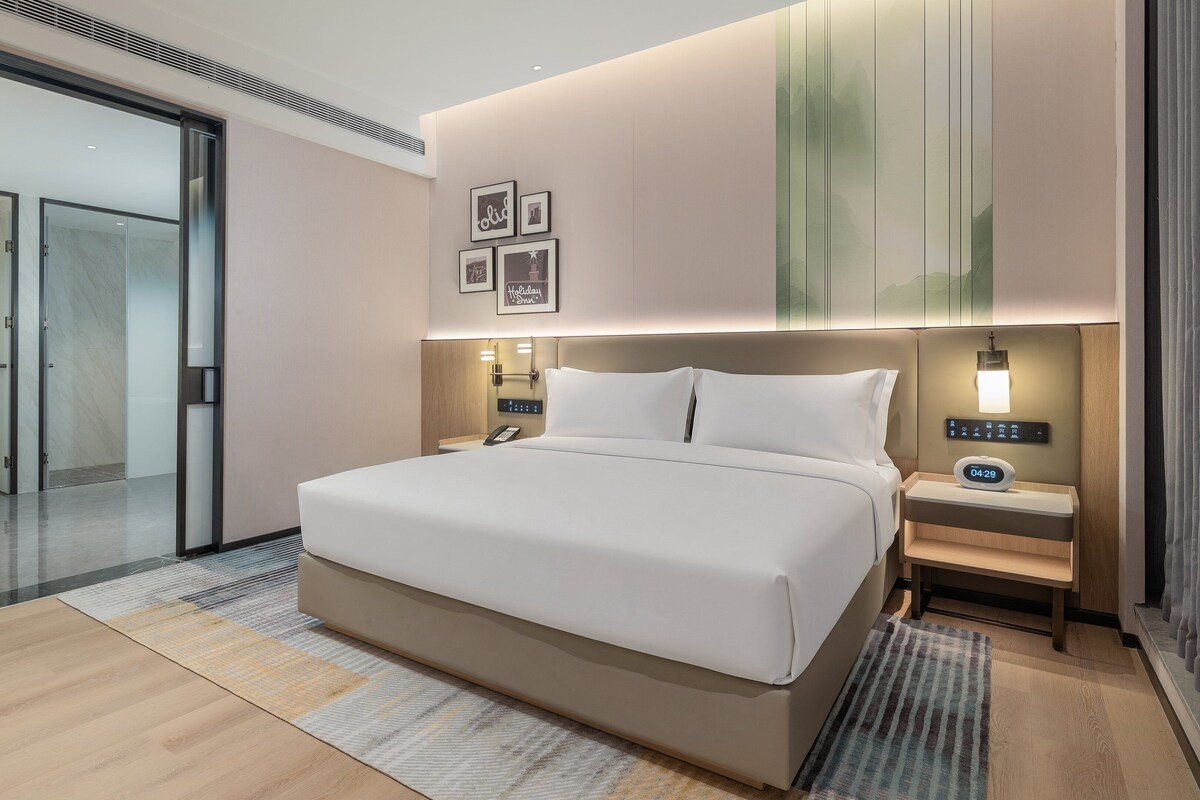 Suite, 1 Bedroom (Study Area)