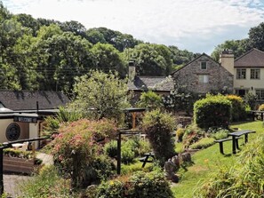 Property grounds - The Bickley Mill Inn (Newton Abbot)