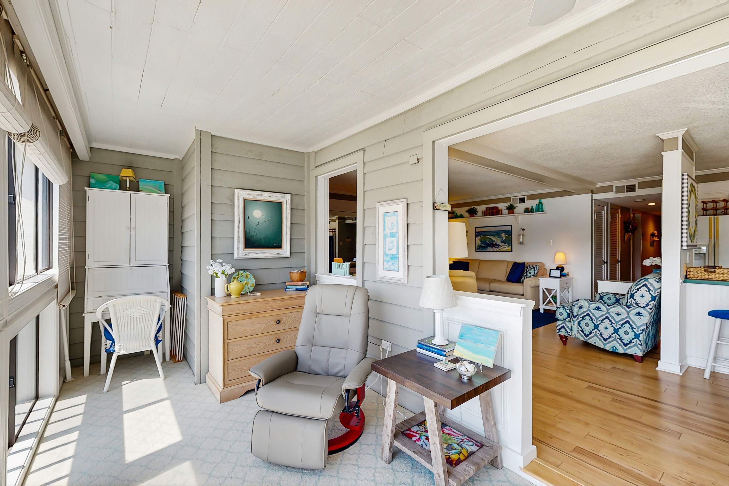 TV, fireplace, DVD player, offices