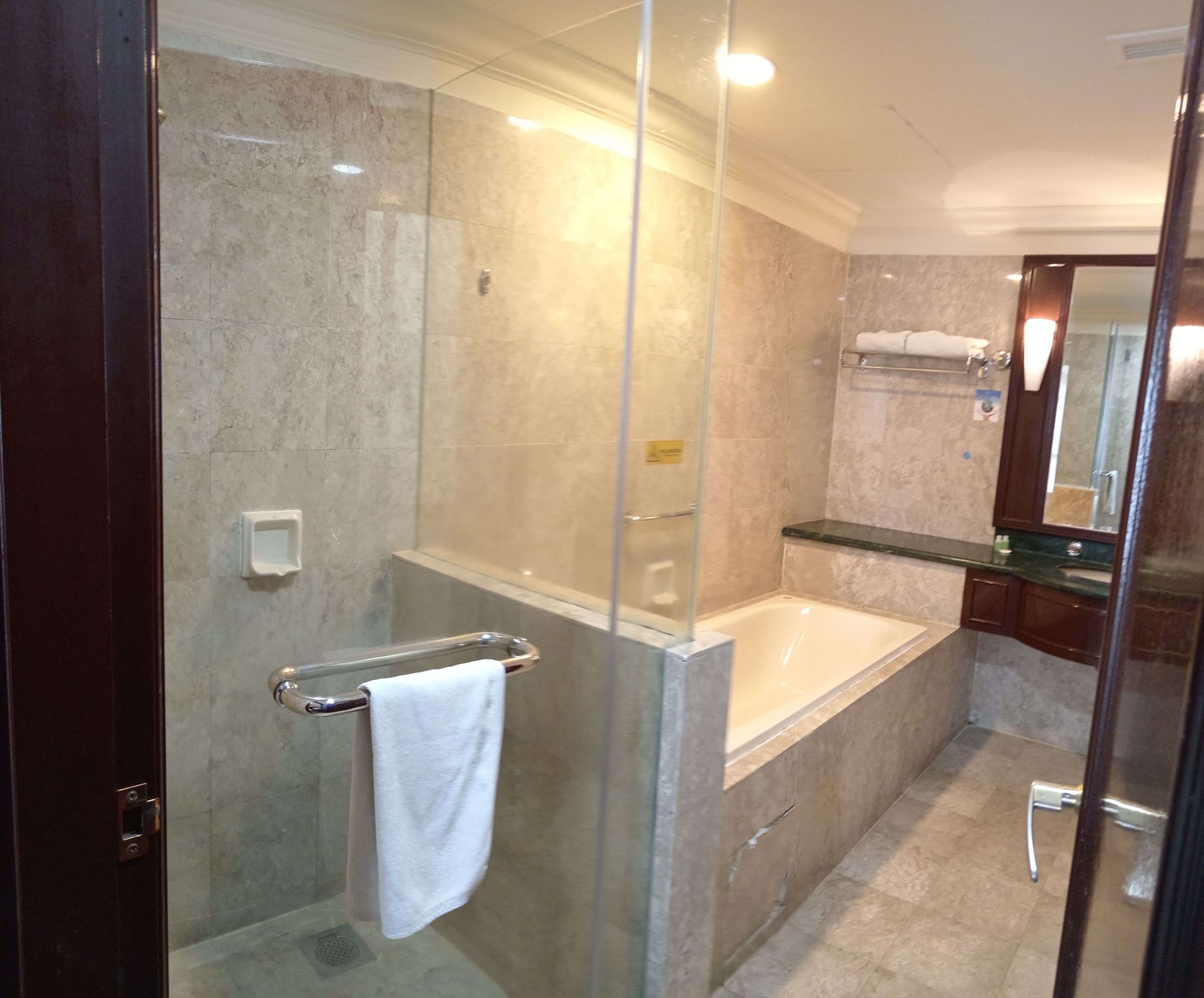 Superior Suite | Bilik Mandi | Selipar, tuala disediakan, sabun, syampu 