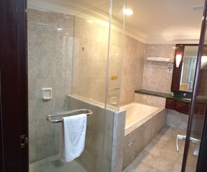Superior Suite | Bathroom | Slippers, towels, soap, shampoo - Berjaya Times Square Apartment (Kuala Lumpur)