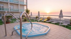 Outdoor spa tub - Igea Spiaggia Home Holiday (Bellaria-Igea Marina)