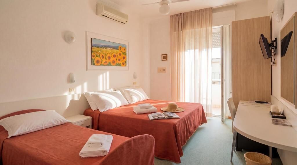 Triple Room, Balcony | In-room safe, soundproofing, free WiFi, wheelchair access