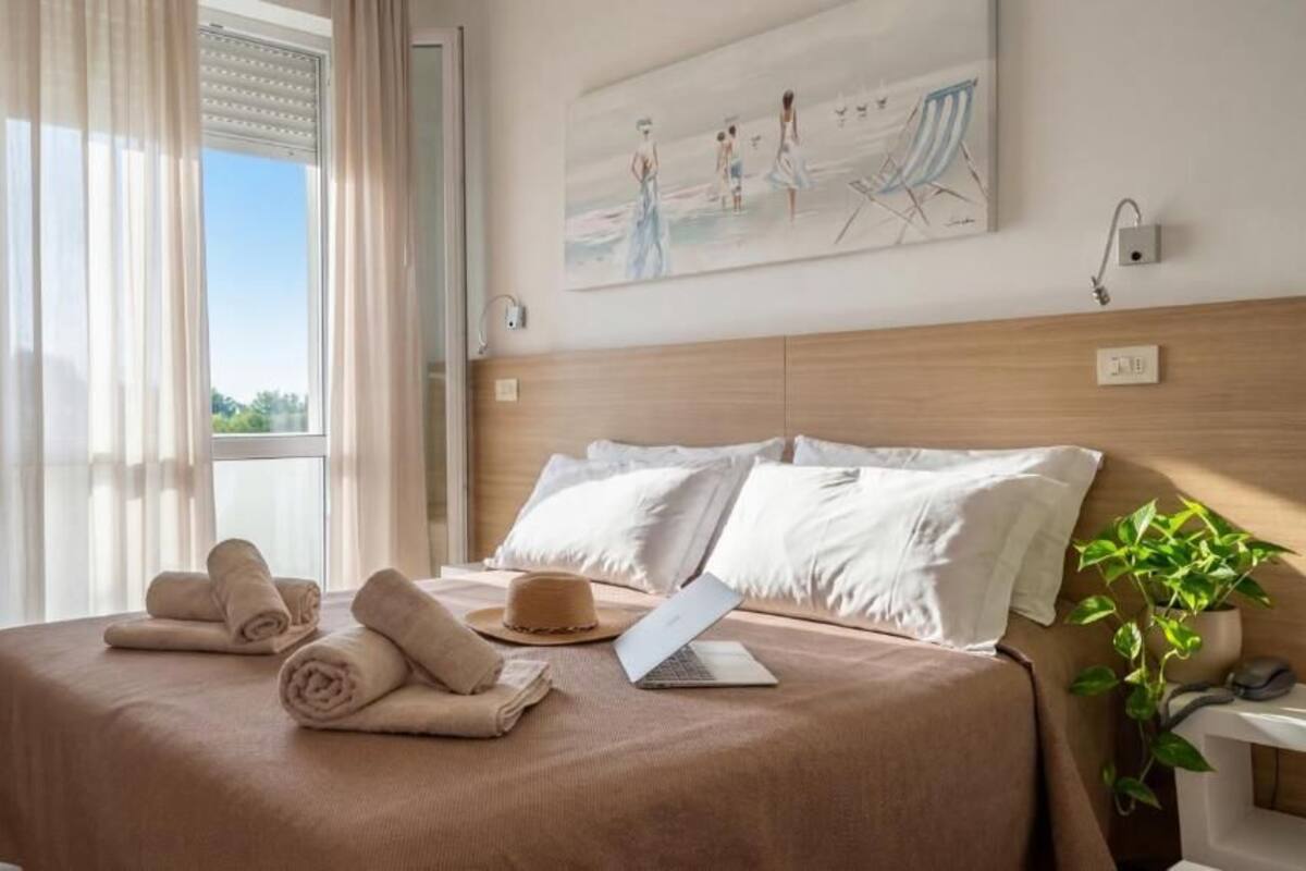 Double or Twin Room, Balcony | In-room safe, soundproofing, free WiFi, wheelchair access