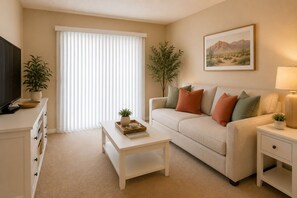 Junior Room | Living area - Maison Loma Suites (Toronto)