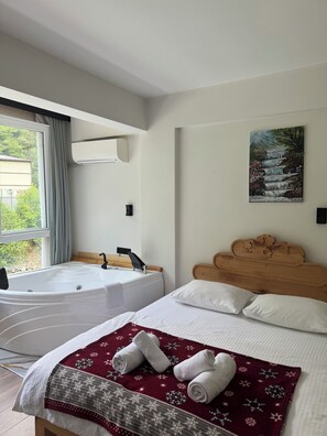 Luxe appartement, uitzicht op rivier | Luxe beddengoed, gratis wifi, beddengoed