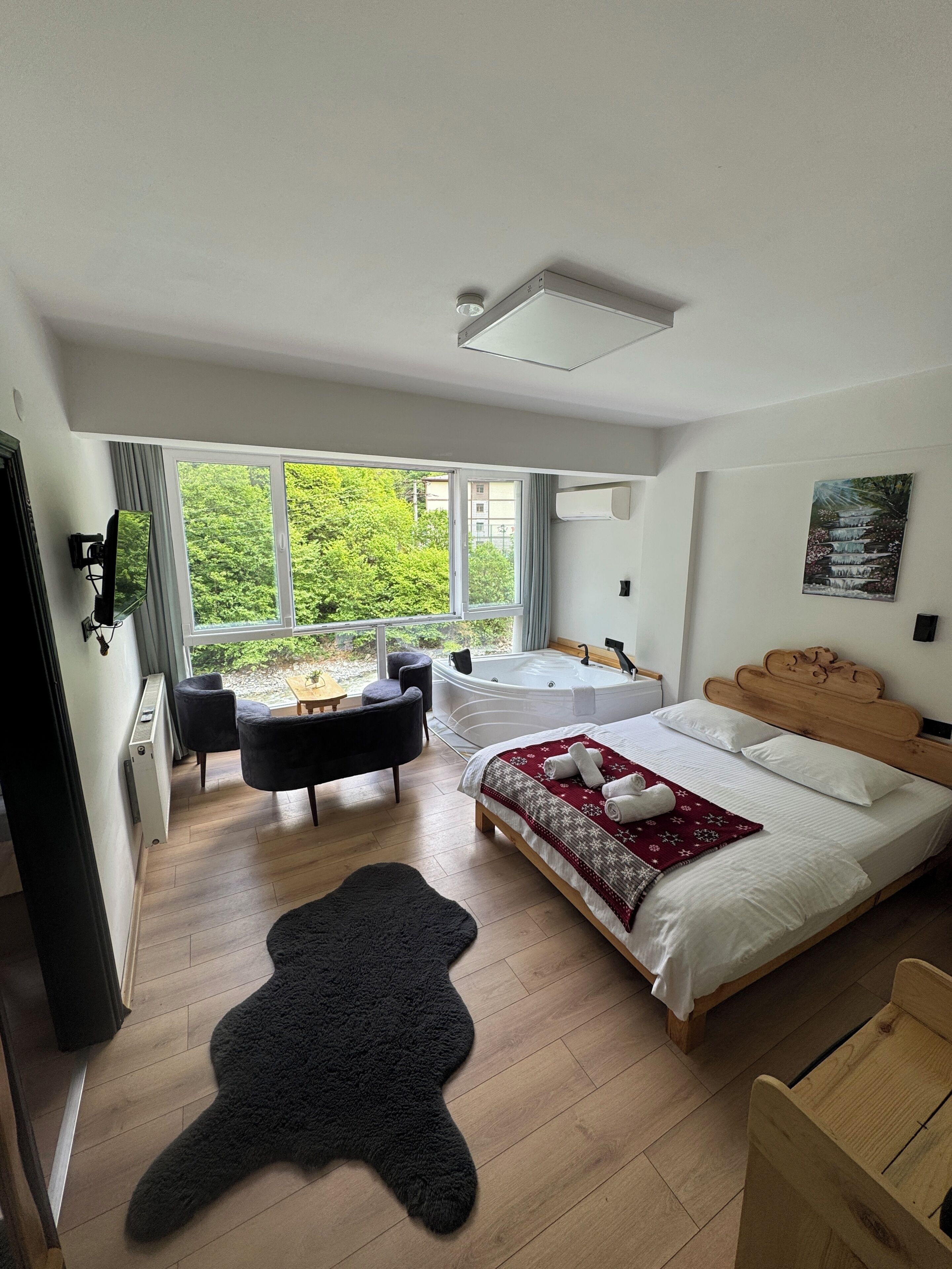 Luxe appartement, uitzicht op rivier | Luxe beddengoed, gratis wifi, beddengoed