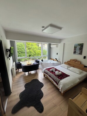 Luxe appartement, uitzicht op rivier | Luxe beddengoed, gratis wifi, beddengoed
