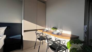 Apartment | Dining