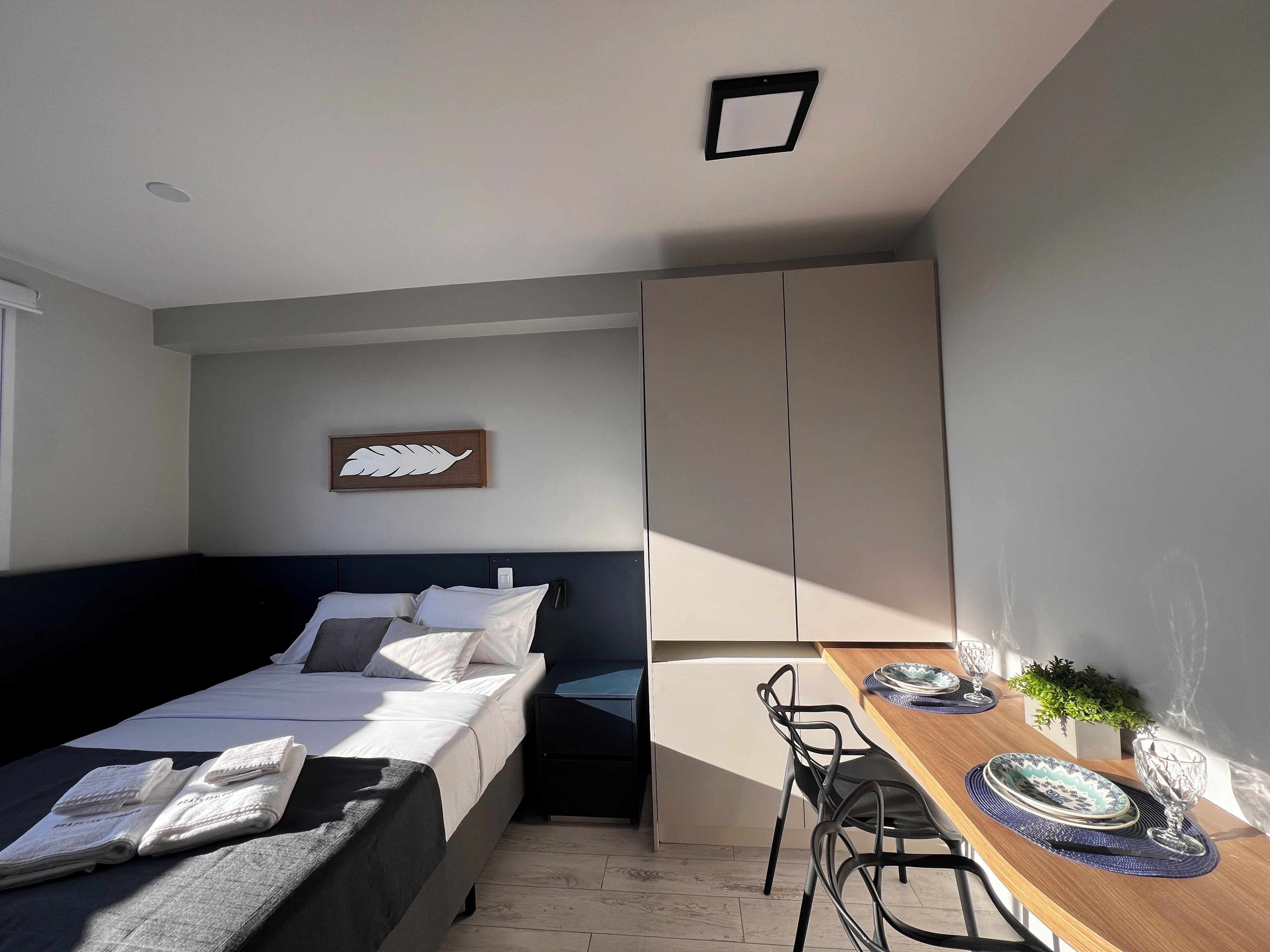 Apartment | Blackout drapes, iron/ironing board, free WiFi