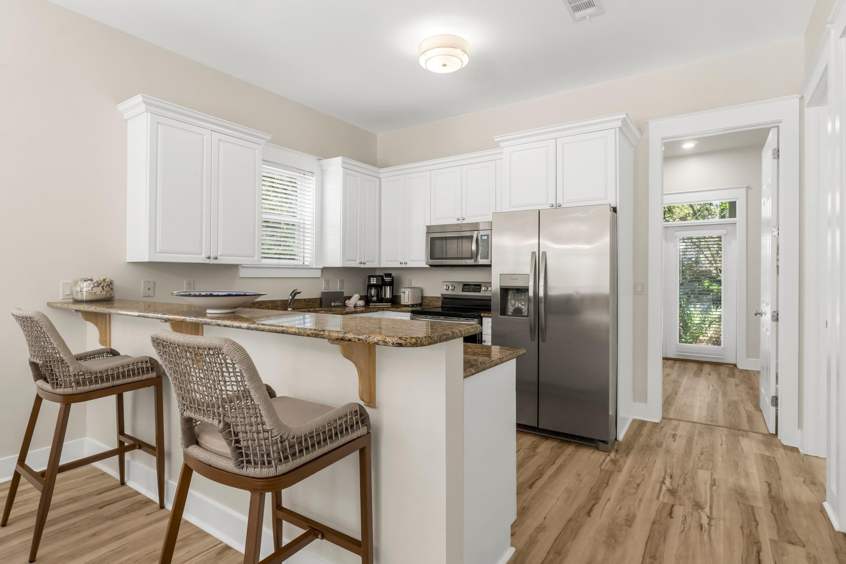 Casa, 4 quartos, vista para o pátio | Cozinha privada | Geladeira grande, micro-ondas, fogão, cooktop