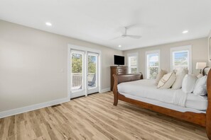 Desk, laptop workspace, iron/ironing board, free WiFi - 30A Beach House - Apres 30A Villa (Rosemary Beach)