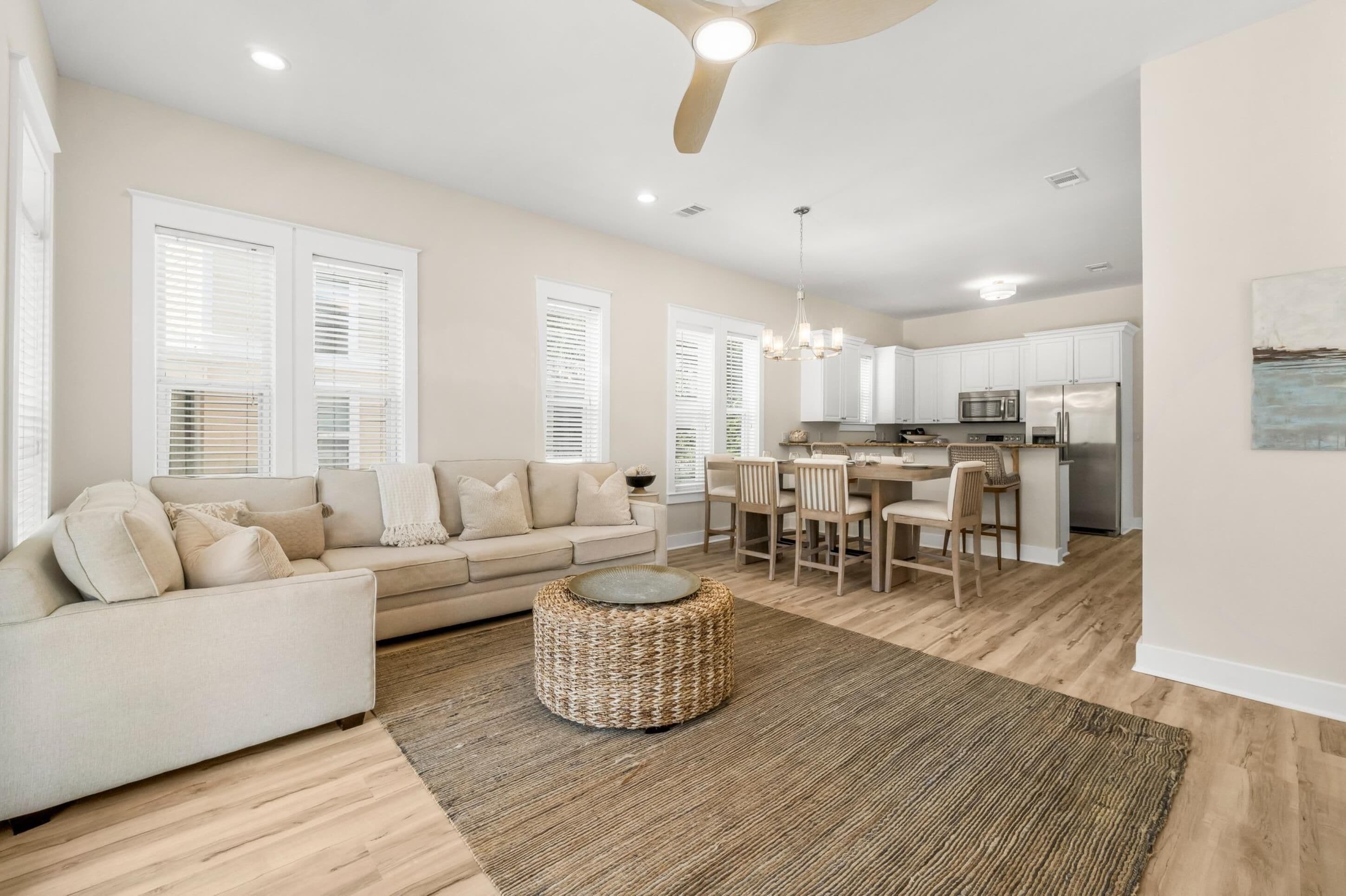 House, 4 Bedrooms, Courtyard View | Living area