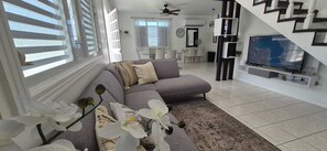 Smart TV, video games - Ocean & Rainforest Views with Hammocks • Sleeps 8 (Río Grande)