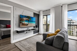 TV - Modern 2BR Suite at Enclave • 5min Universal (Orlando)