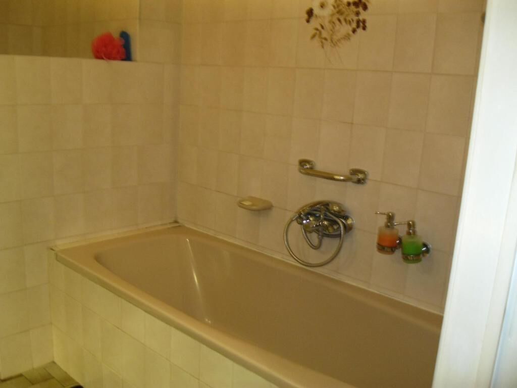 Deluxe Double Room, Garden View | Bathroom | Slippers, towels