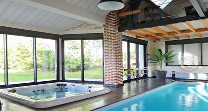 Guest Room "Ô Coeur De La Grange" with Private Terrace, Wi-Fi, and Air Conditioning