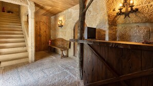 Interior - Prince Room in Portugraal Castle (Vilela)