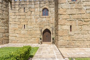 Exterior - Queen Suite in the Castle of Portugraal (Vilela)
