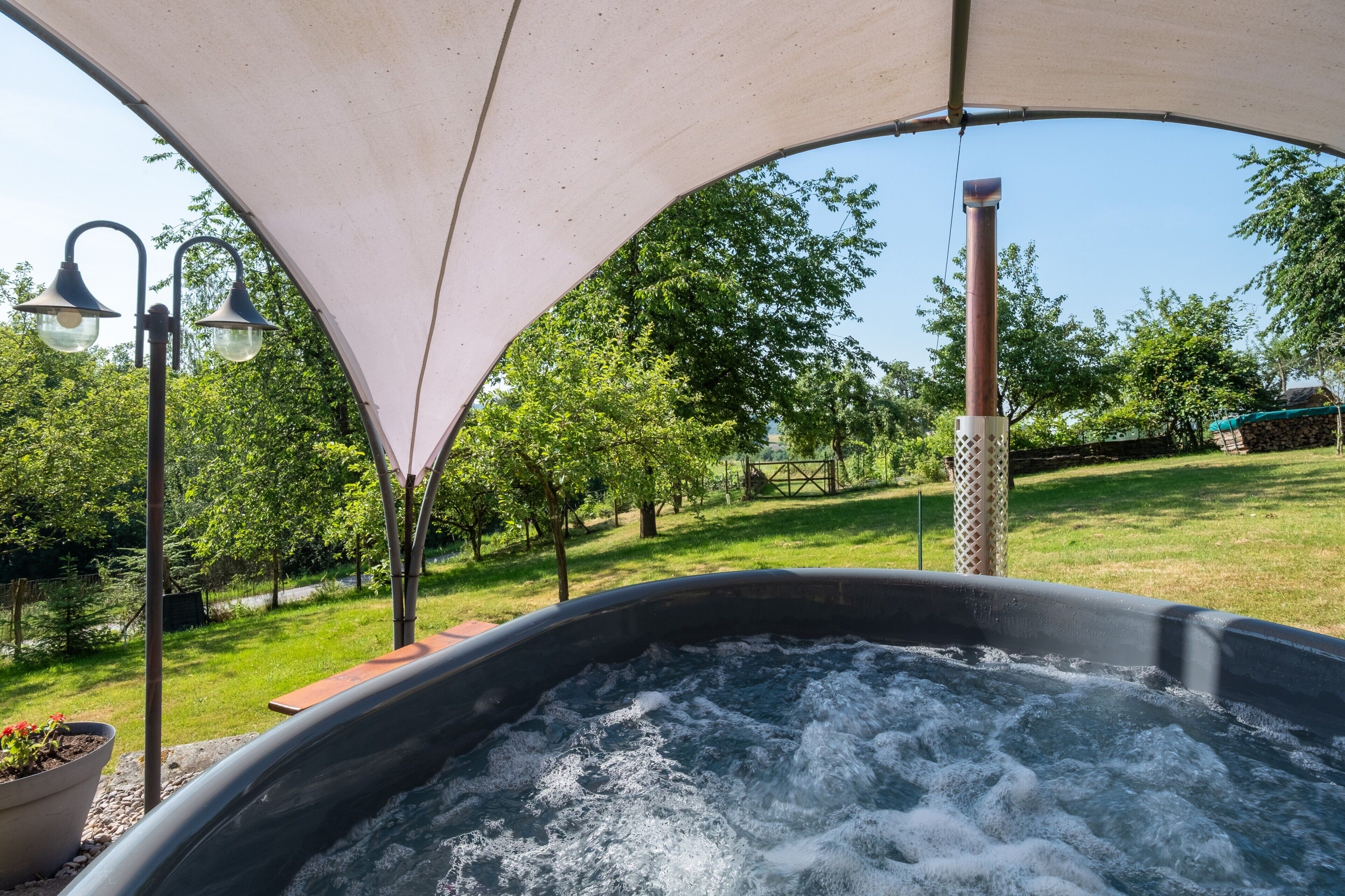 Bain à remous extérieur