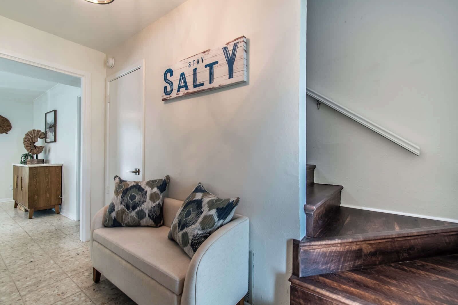 House, Multiple Beds, Pool Access, Pool View (103 Ocean View) | Interior