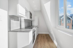 Private kitchen - Spacious 2 bed Flat in Tooting near Northern Line (London)