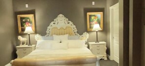 Classic Villa, Bay View - Cloud & Tide Trio  (White Rock)