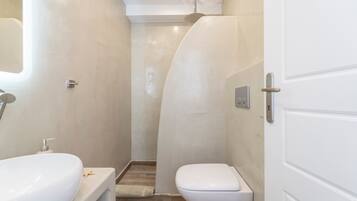 Shower, towels