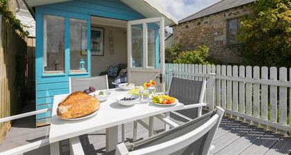 Ocean Mists, Marazion- Sleeps 6 - Parking- Outdoor Terrace
