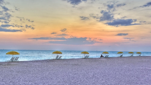 Beachfront 2BR Suite w/ Partial Gulf Views