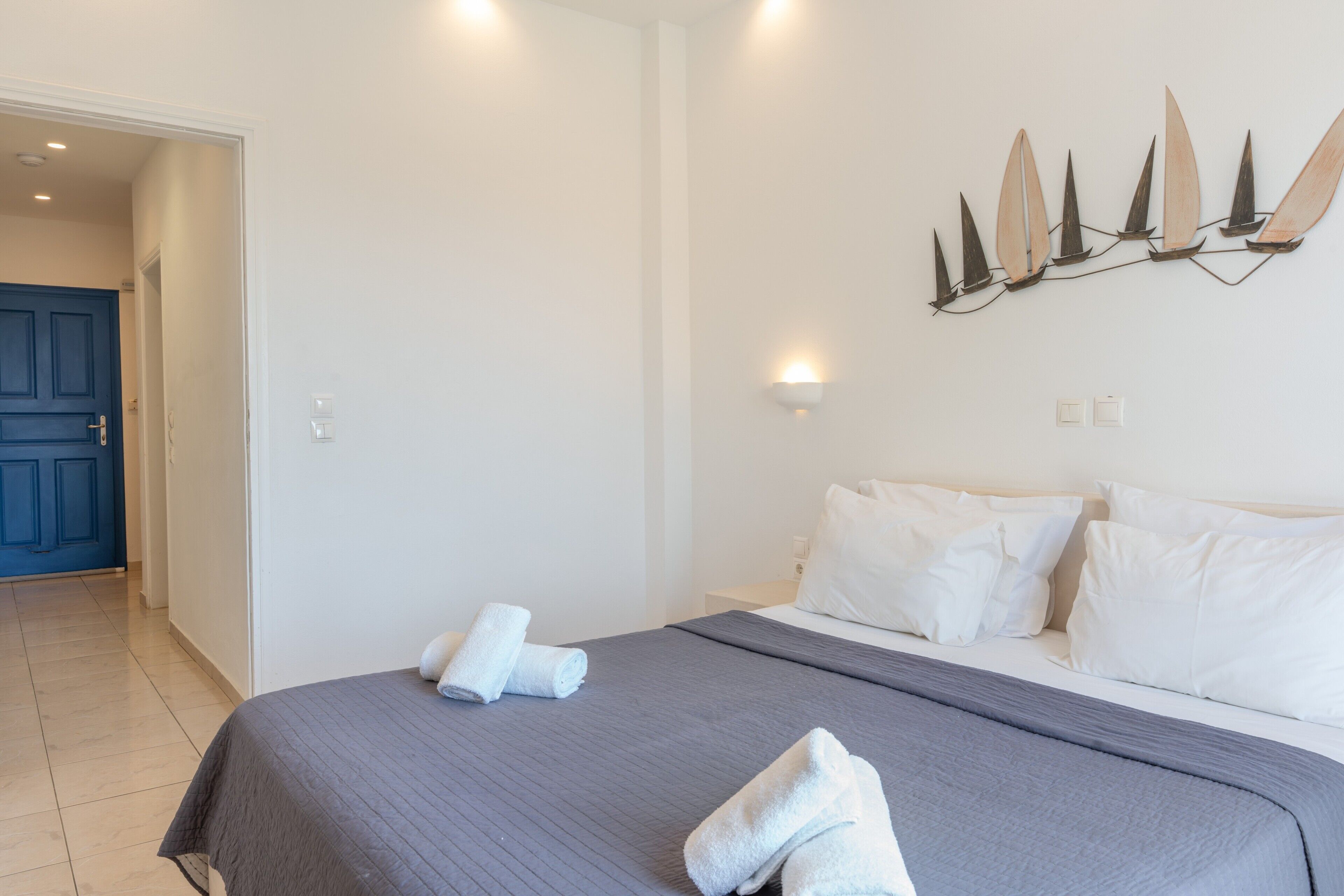 WiFi, bed sheets