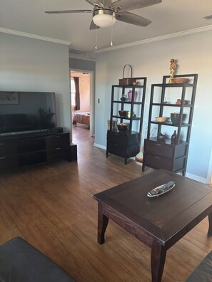 Living area - Little House close to VEro Beach (Vero Beach)
