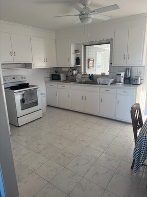 Private kitchen - Little House close to VEro Beach (Vero Beach)