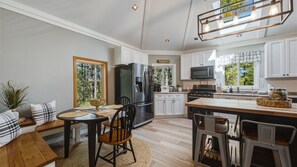 Dining - Charming Family Retreat in Central Baileys Harbor (Baileys Harbor)